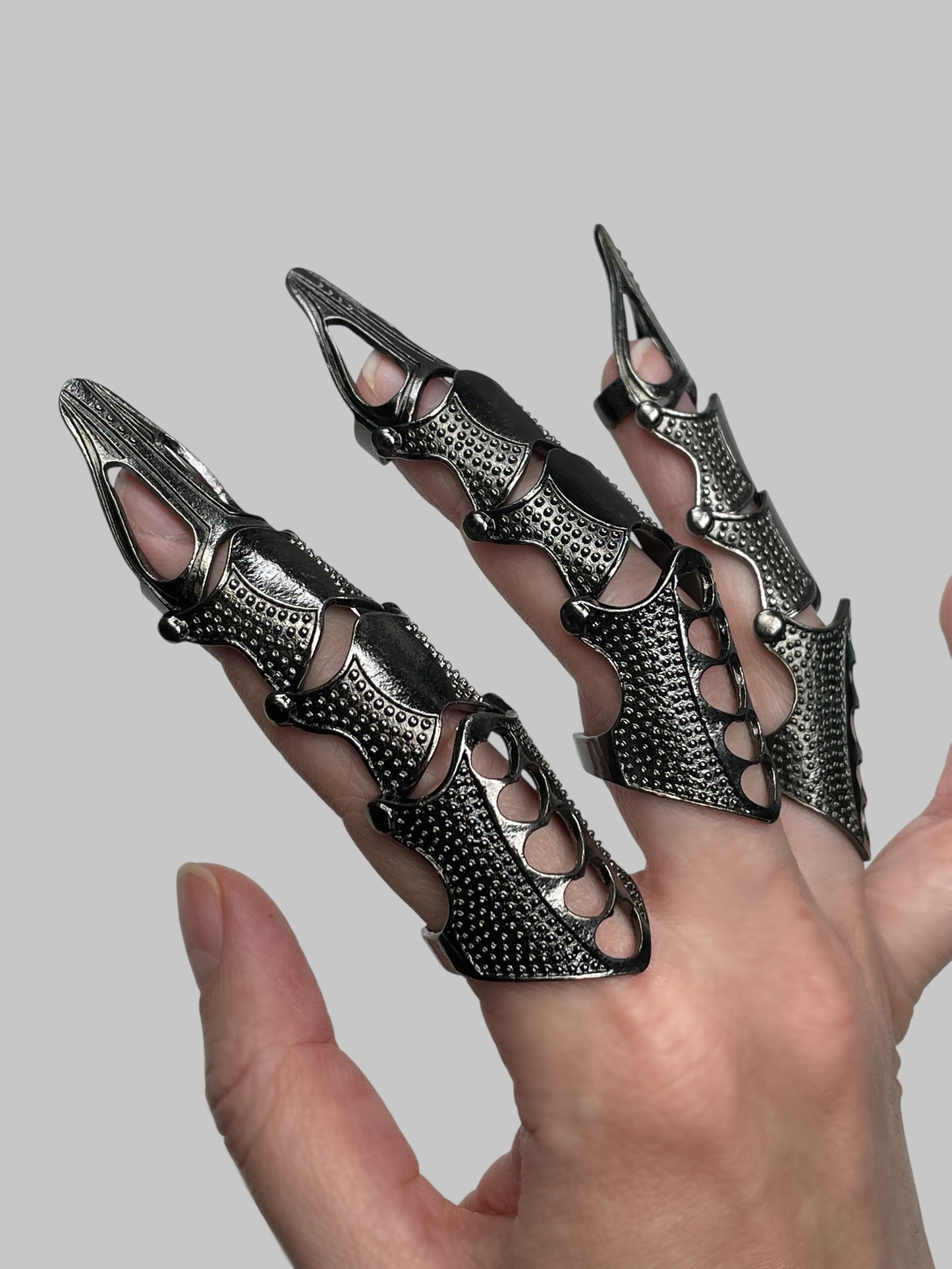 Dragon Finger Armor - Adjustable Claw Ring, Talon Jewelry for Cosplay, Halloween, LARP & Fantasy Costumes