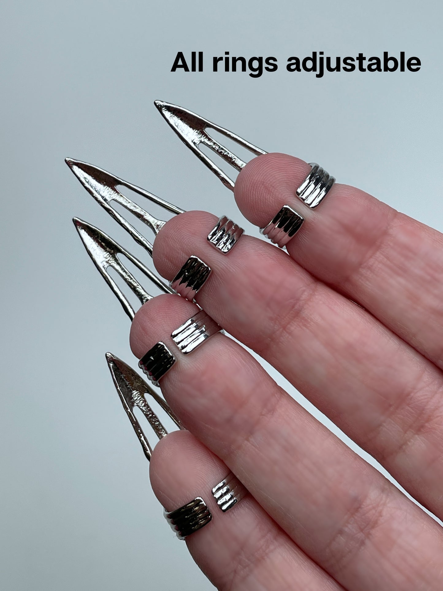 Gothic Silver Claw Ring – Adjustable Vampire Armor Jewelry for Cosplay & Halloween